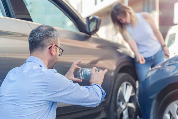 Professional Full Coverage Car Insurance technician working in Dulles Town Center, VA